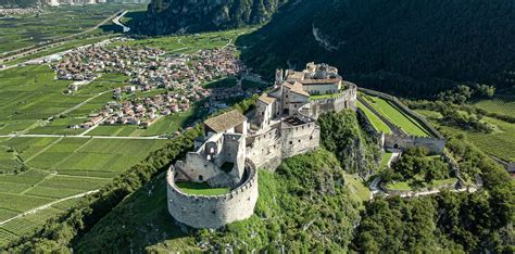 Castello di Buonconsiglio: Unveiling Centuries of Intrigue and Artistic Splendor!