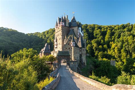 Explore the Intriguing History and Stunning Architecture of the Burg Eltz Castle in Germany!