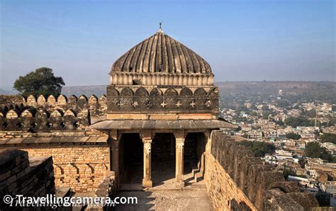 Gandial Fort Ruins! A Glimpse into Pakistan's Rich Mughal History and Breathtaking Views