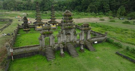 Jinshan Temple Complex A Majestic Scenic Spot Nestled Amidst Picturesque Landscapes!