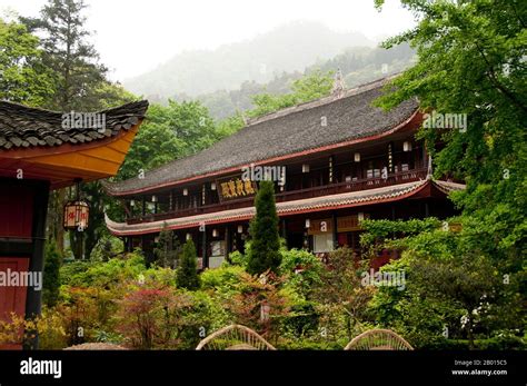 Lingyun Temple An Ancient Monastery Perched Atop Mount Emei!