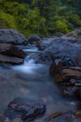  Meishan Mountain Scenic Area: Where Lush Greenery Meets Ancient Legends!