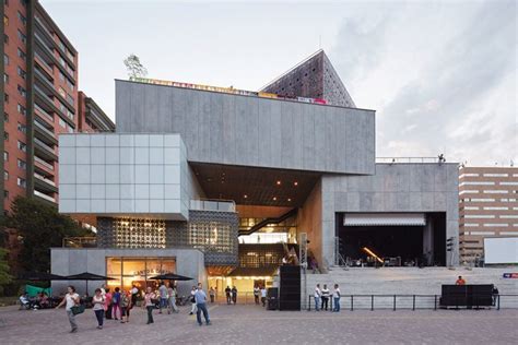 Museo de Arte Moderno de Medellín - A Cultural Oasis Embracing Modern Brilliance!