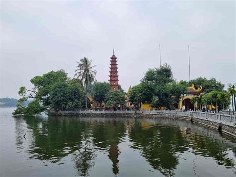 Phuong Hoang Pagoda! Discover Serenity Amidst Ancient Splendor in Phu Quoc