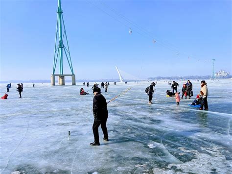 Songhua River: A Majestic Waterway for Thrilling Ice Skating Adventures!