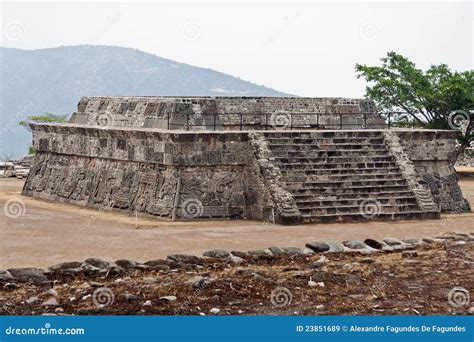 The Templo de la Serpiente Emplumada: Unearthing Ancient Mysteries in Durango!