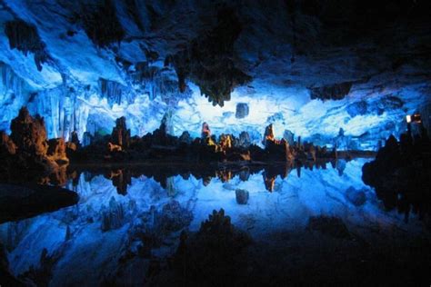 The Ali Sadr Cave: An Enchanting Underworld Journey through Iran's Geological Wonders!