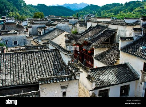 The Ancient Village of Xidi - A Timeless Snapshot of Huizhou Architecture and Rural Life!