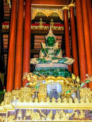 The Emerald Buddha Temple: A Glittering Gem of Spiritual Serenity and Historical Grandeur!