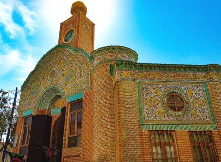 The Grand Mosque of Orumieh: Witnessing Ancient Persian Architecture and Experiencing Unforgettable Serenity!