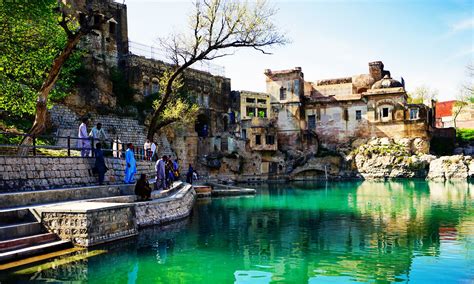 The Katas Raj Temples Complex: An Ancient Wonder Unearthed by Time and History!