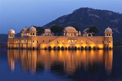 The Stunning Jal Mahal – A Majestic Palace Rising From the Waters!