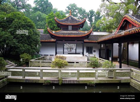 Xiangtan's Yuelu Academy - A Glimpse into Imperial Scholarly Life and Stunning Architectural Splendor!