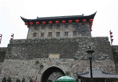 Zhonghua Gate - A Majestic Portal to Nanjing's Imperial Past!